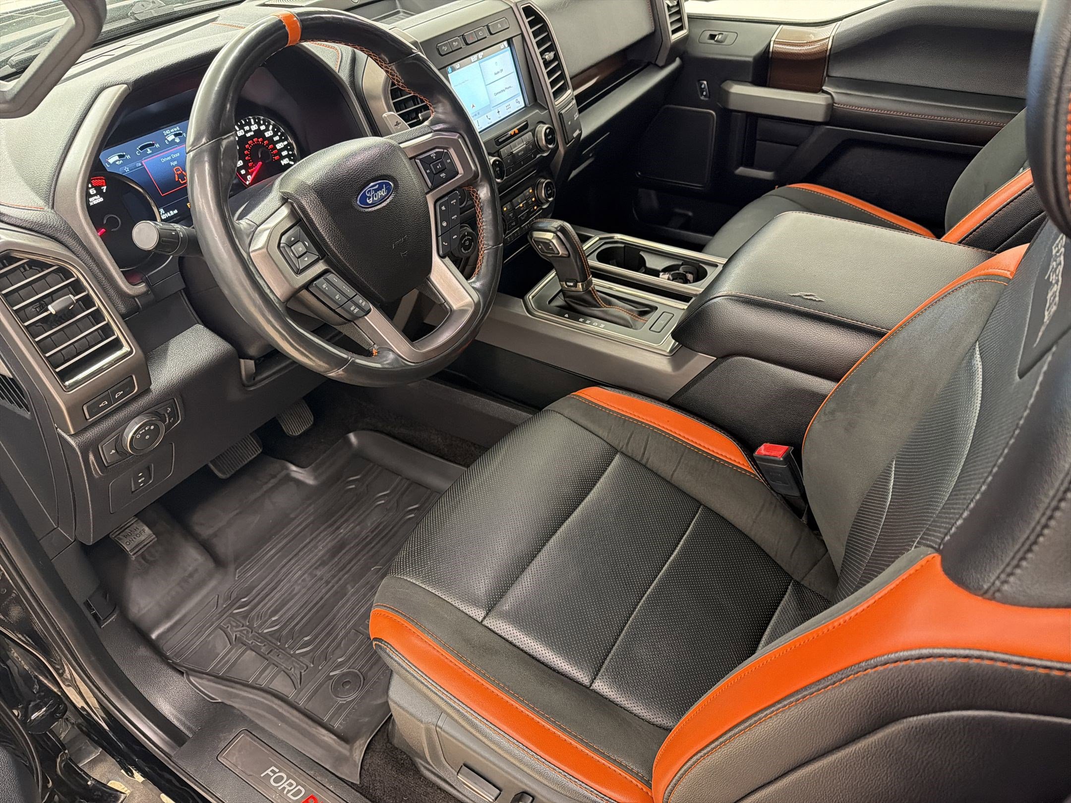 Used 2018 Ford F150 Raptor w/ Equipment Group 802A Luxury image 4