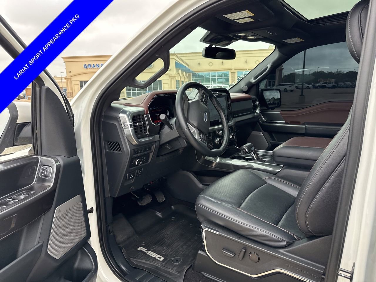Used 2022 Ford F150 Lariat image 22