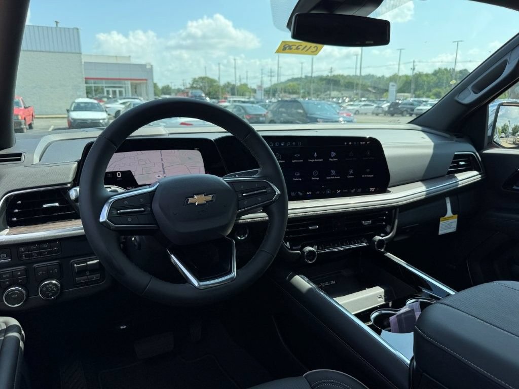 New 2026 Chevrolet Suburban Premier w/ Sun And Tow Package AWD/4WD image 19