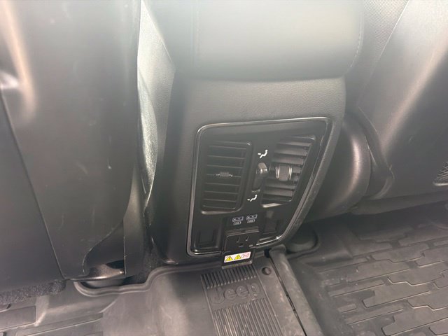 Used 2020 Jeep Grand Cherokee Limited w/ Trailer Tow Group IV AWD/4WD image 18