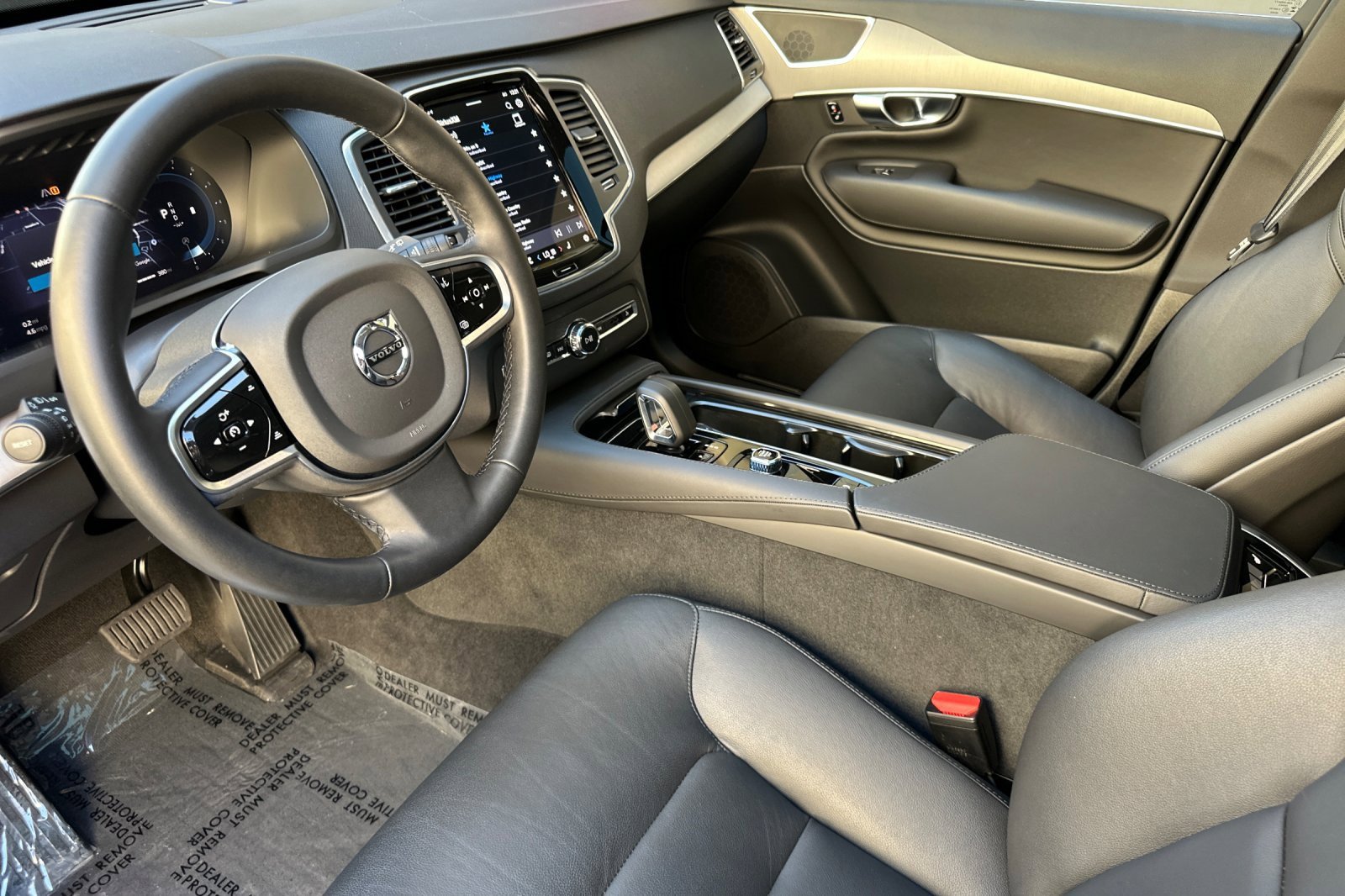 Certified 2025 Volvo XC90 B5 Core w/ Protection Package Premier image 9