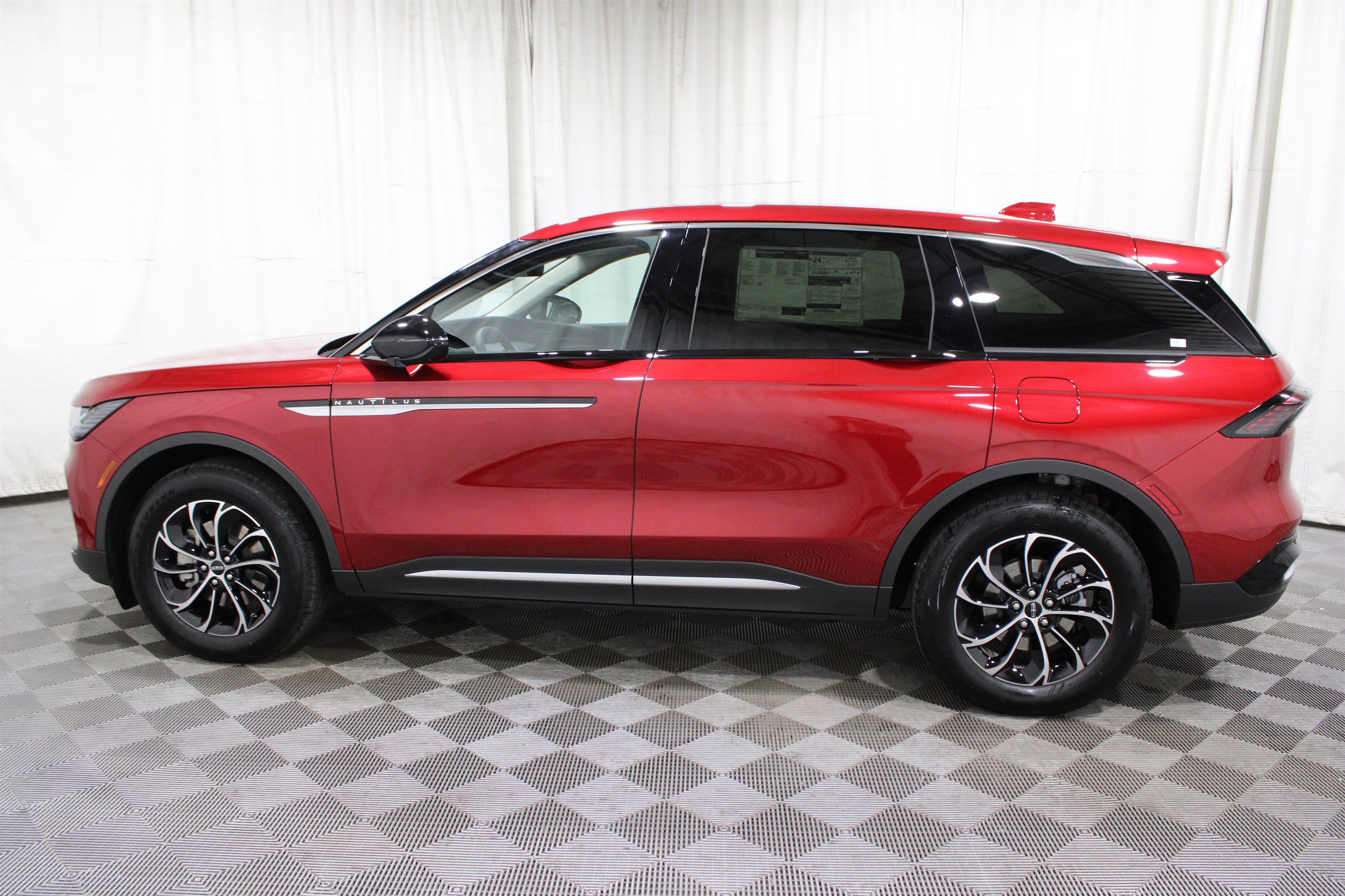 New 2026 Lincoln Nautilus Premier AWD/4WD image 35