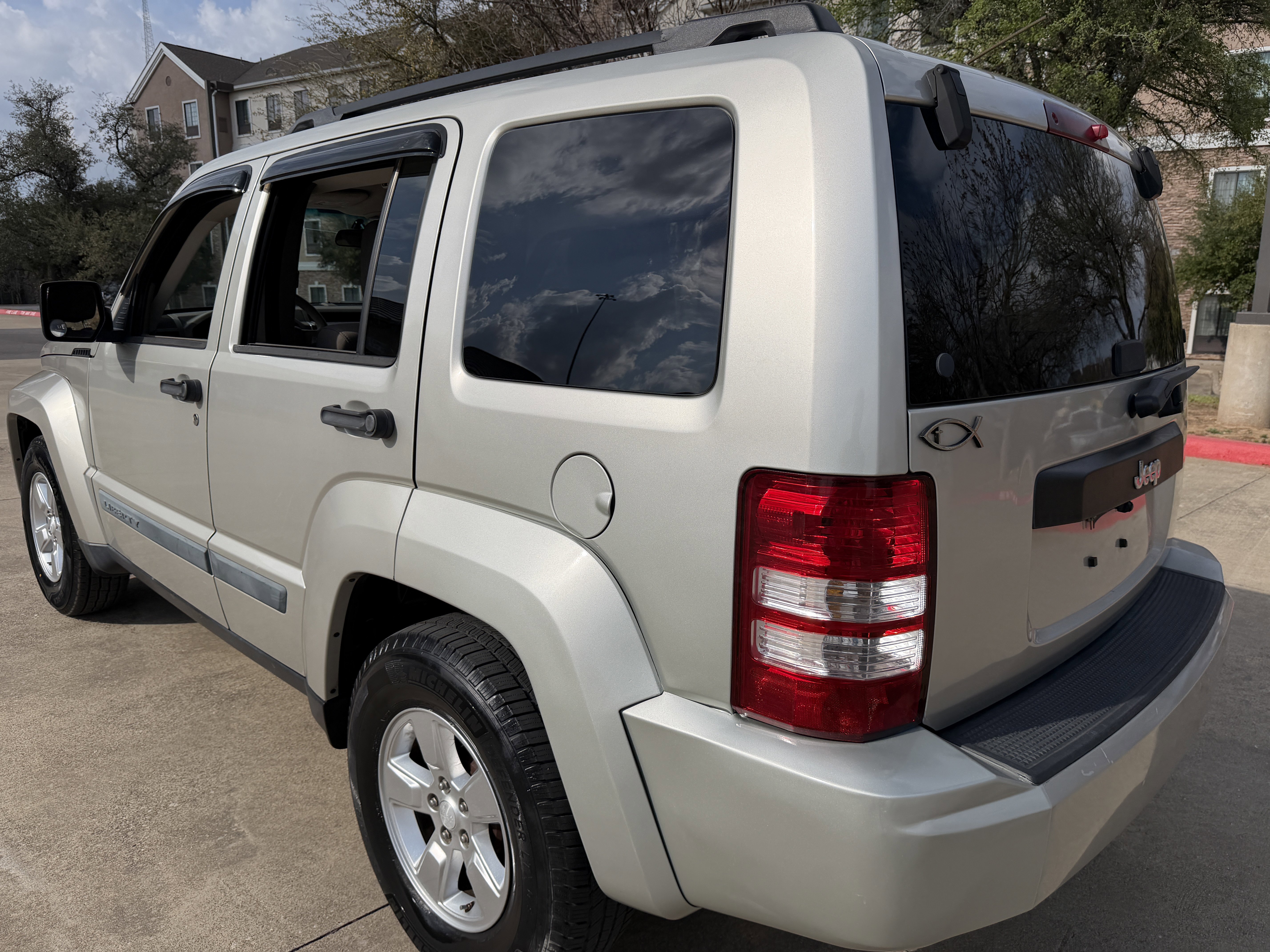 Used 2009 Jeep Liberty Sport w/ Popular Equipment Group RWD image 5