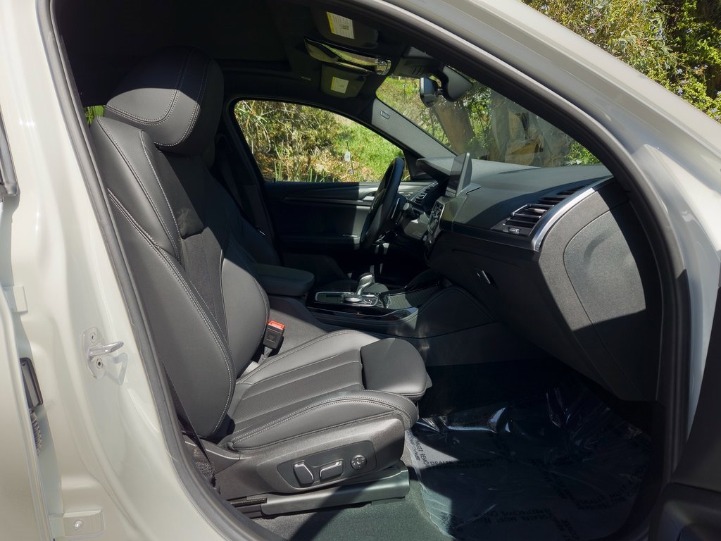 Used 2024 BMW X4 xDrive30i w/ Premium Package image 24