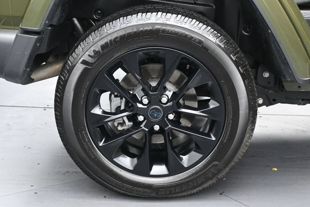 Used 2024 Jeep Wrangler Unlimited Sahara AWD/4WD image 35