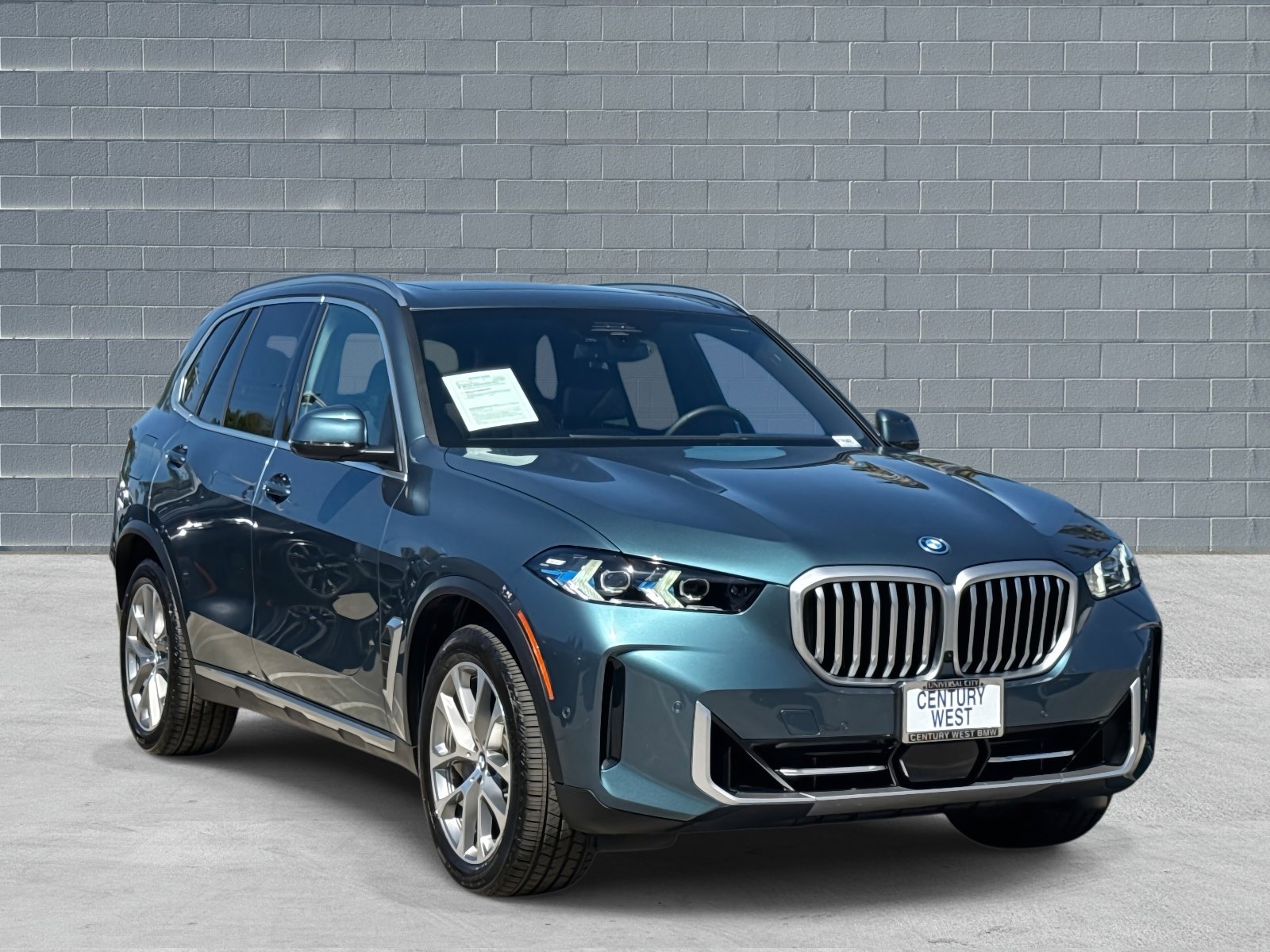 Used 2026 BMW X5 xDrive50e image 1