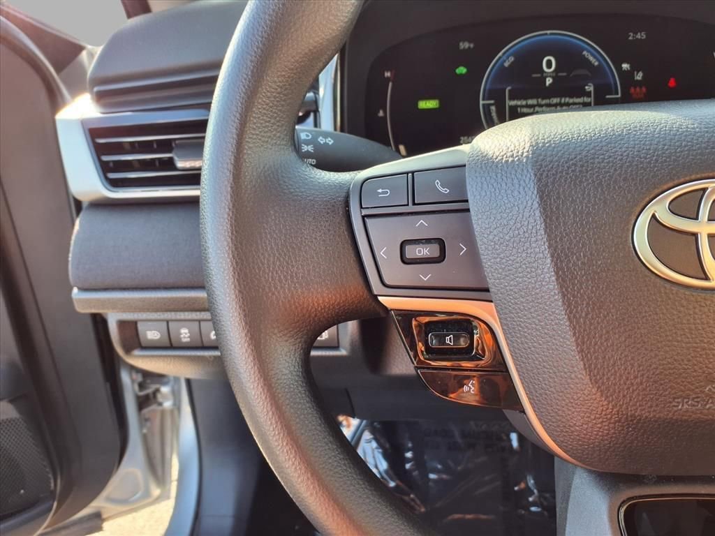 Used 2025 Toyota Camry XSE image 10