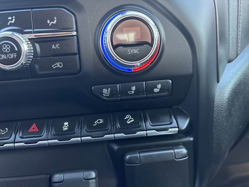 Used 2022 GMC Sierra 1500 AT4 w/ AT4 Premium Package image 18