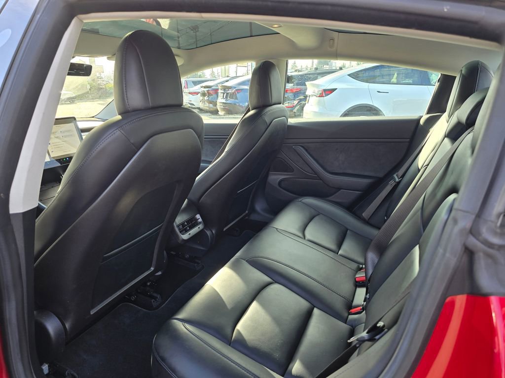 Used 2018 Tesla Model 3 Long Range RWD image 18