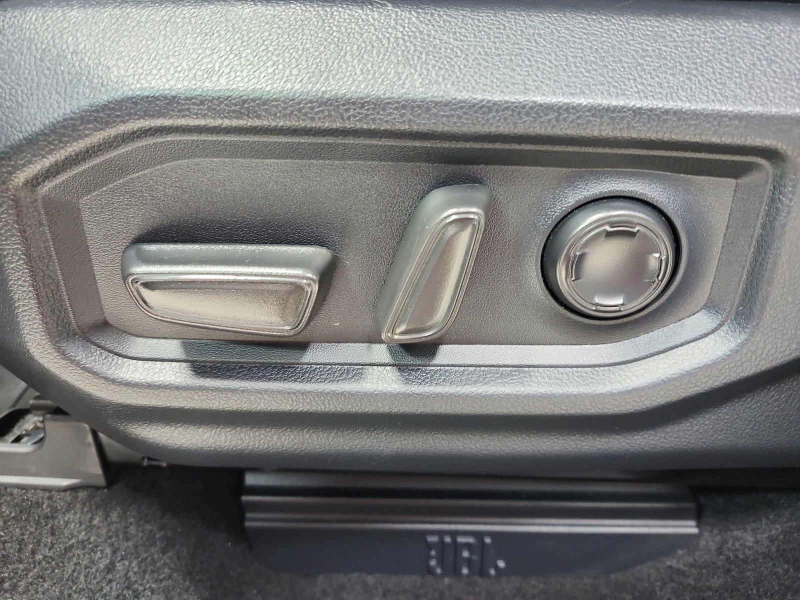 Used 2025 Toyota Tundra Platinum AWD/4WD image 20