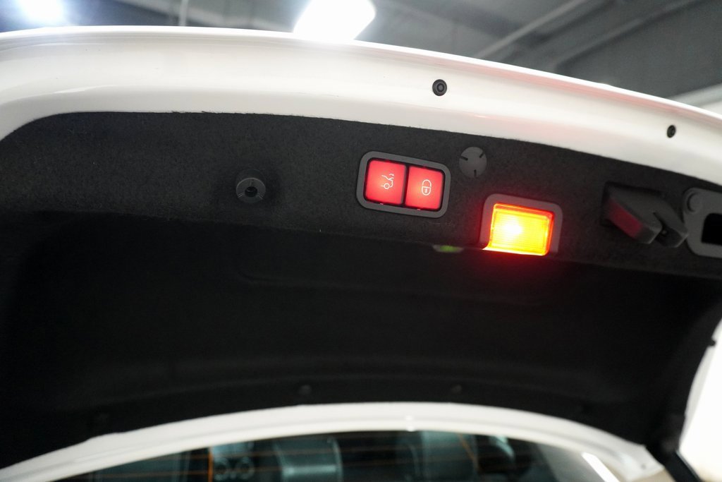 Used 2020 Mercedes-Benz C 300 4MATIC Sedan image 7