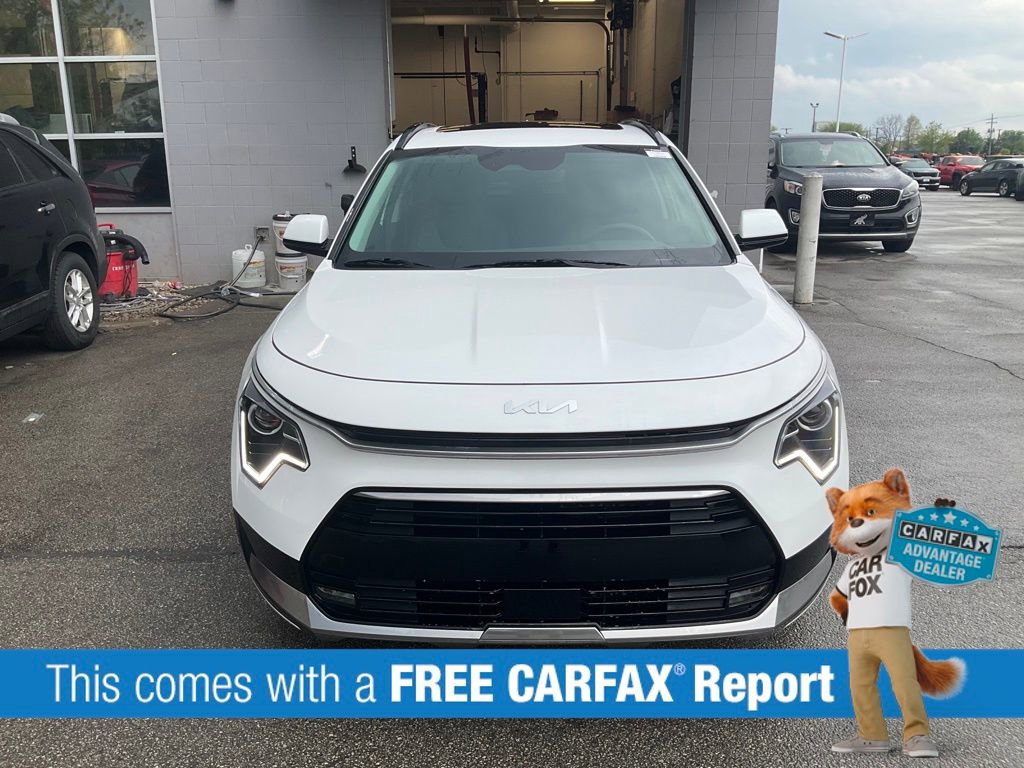 Certified 2025 Kia Niro EX Touring image 2