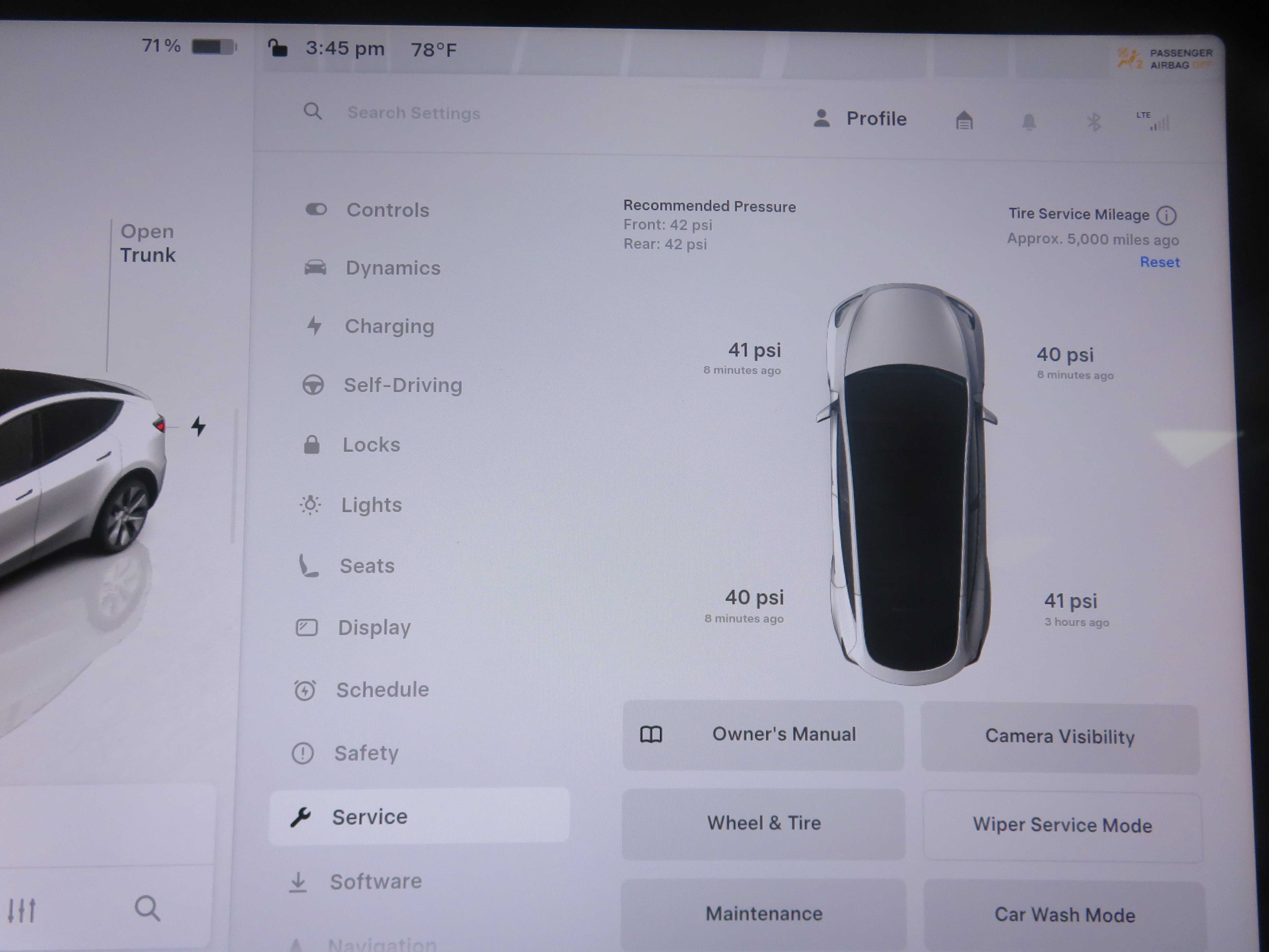 Used 2024 Tesla Model Y Long Range AWD/4WD image 38