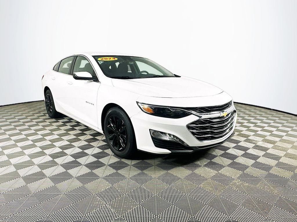 Used 2024 Chevrolet Malibu LT image 2