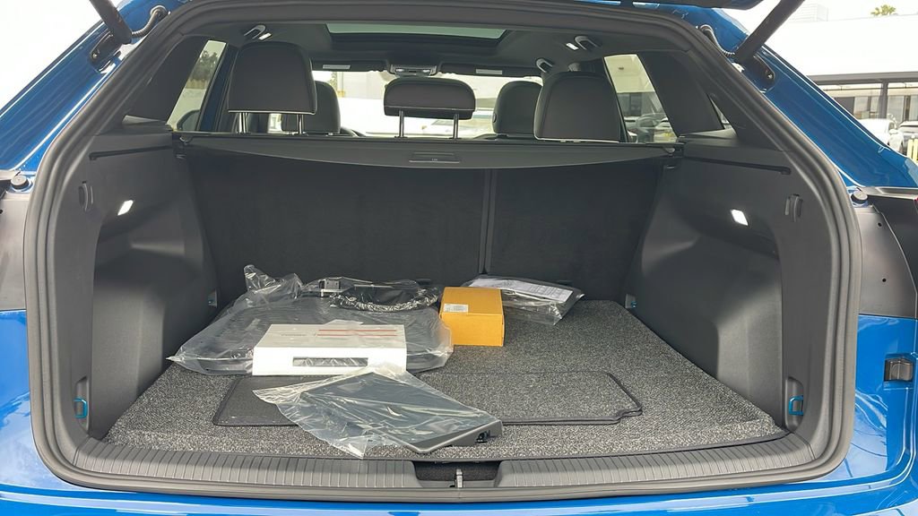 New 2025 Volkswagen Atlas Cross Sport SEL Premium R-Line image 31