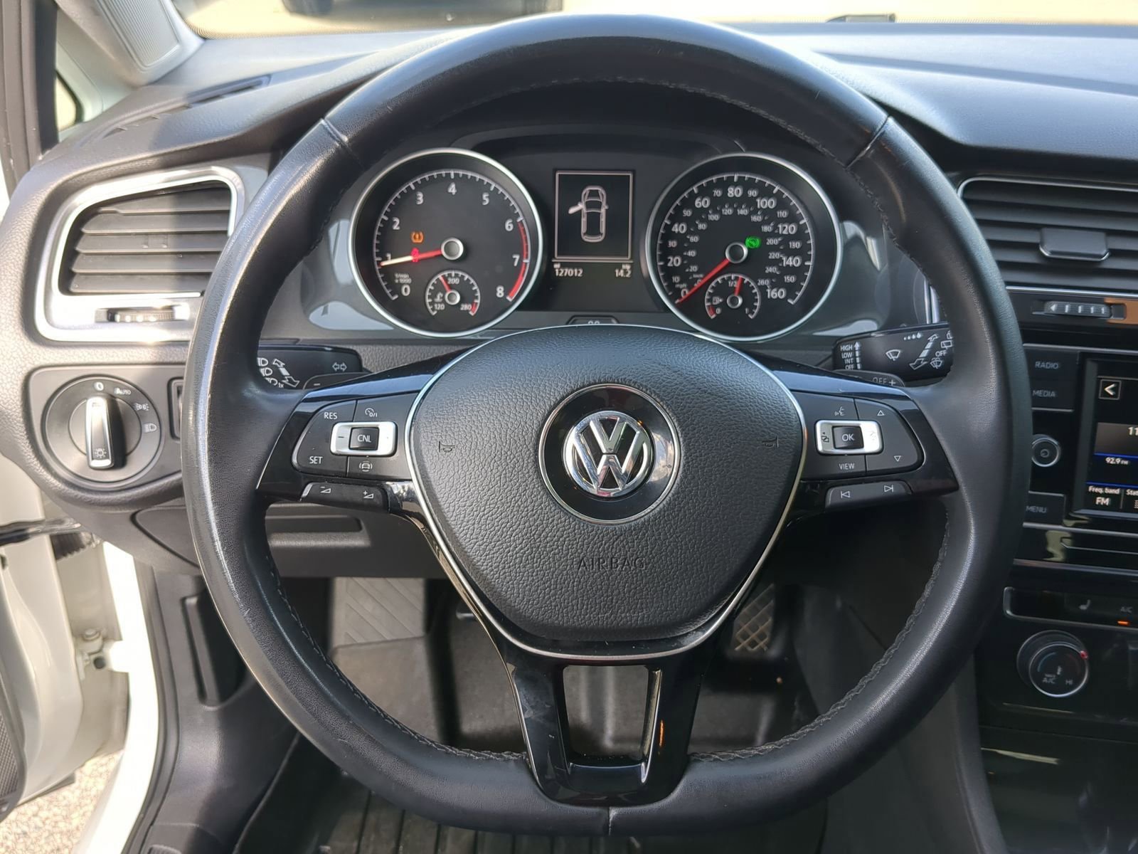 Used 2021 Volkswagen Golf 4-Door image 23