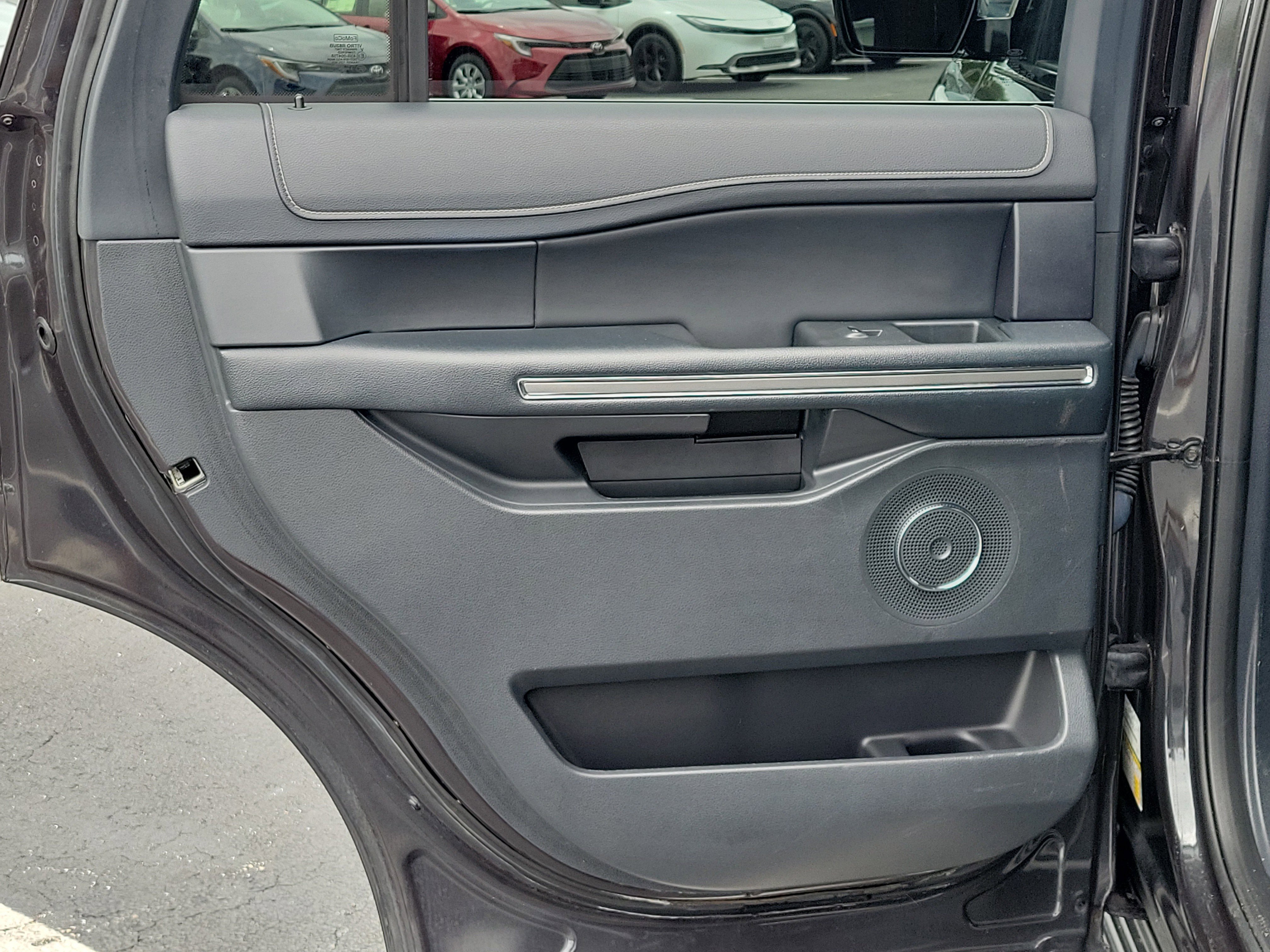 Used 2022 Ford Expedition XLT RWD image 13