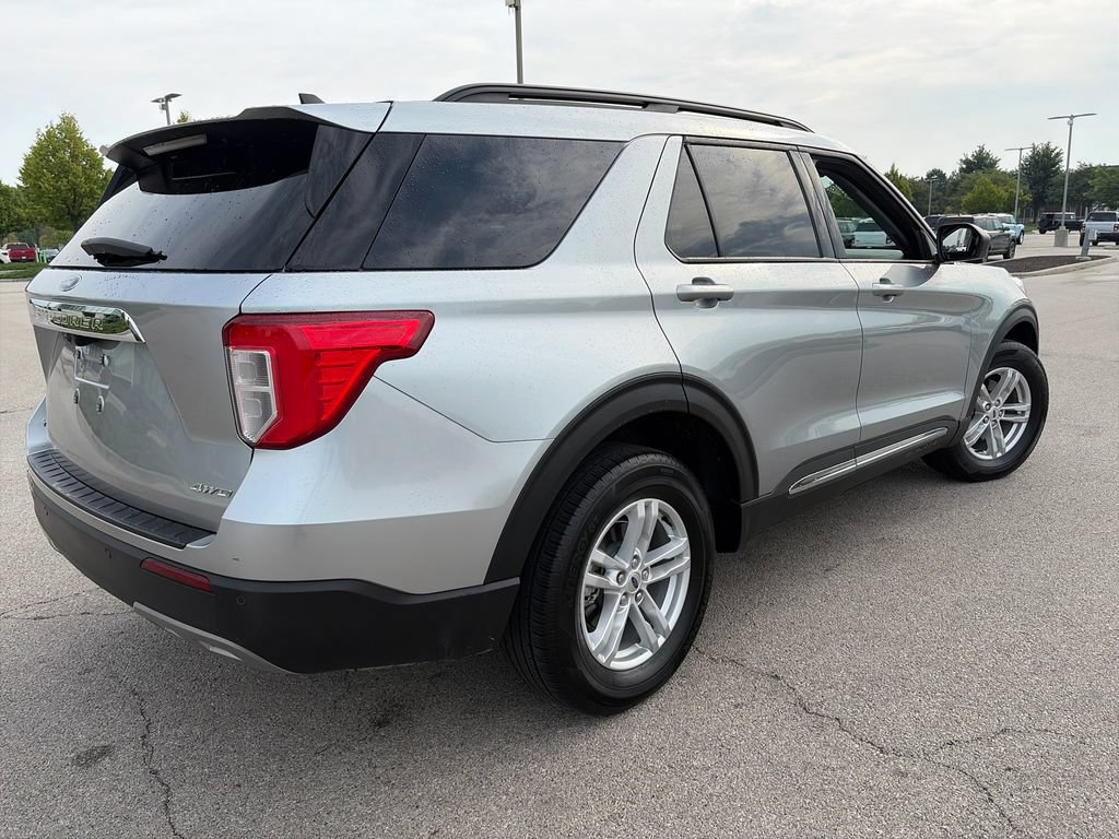 Used 2024 Ford Explorer XLT w/ Equipment Group 202A AWD/4WD image 7