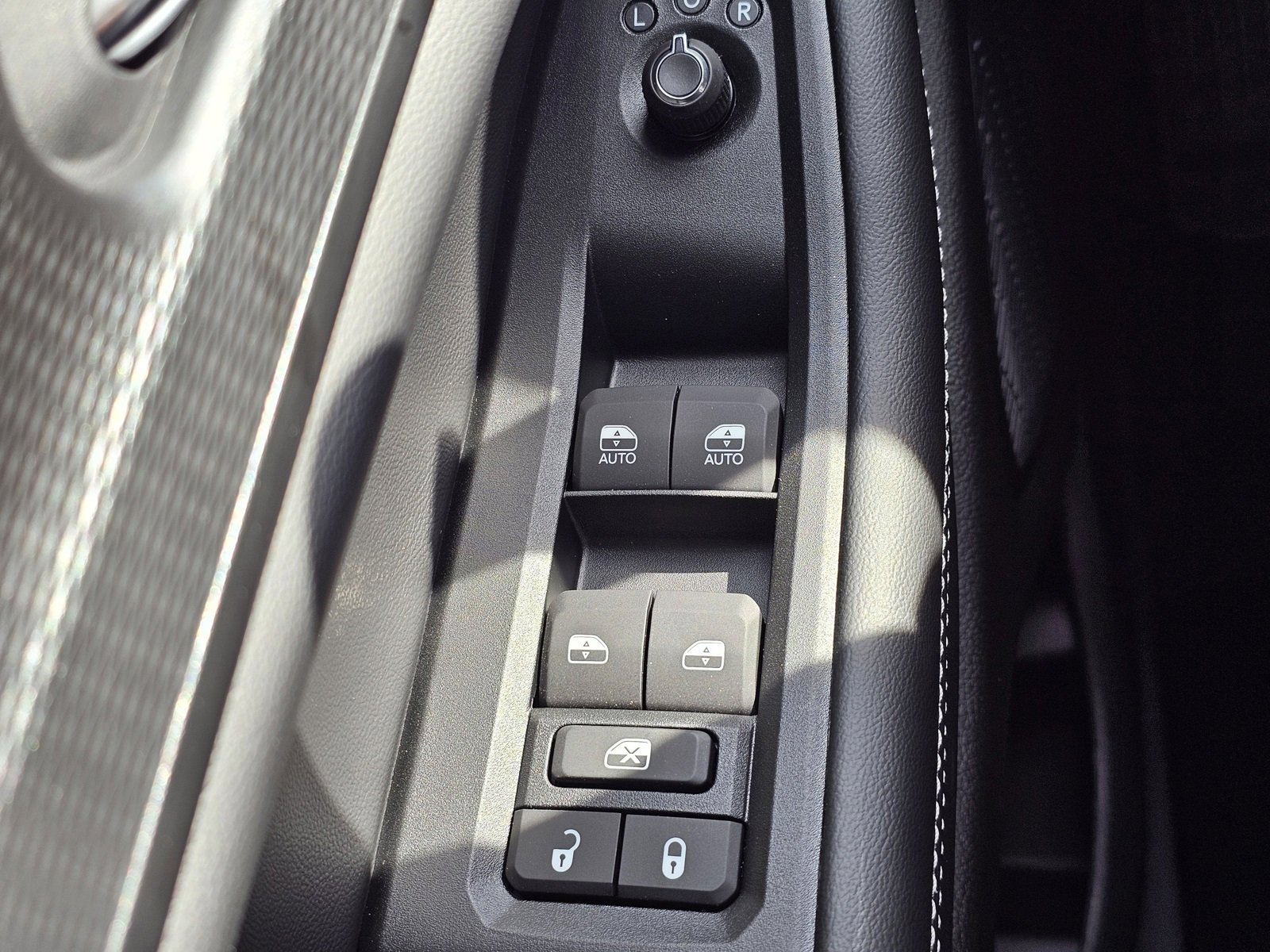 New 2025 Jeep Grand Cherokee L Laredo image 17