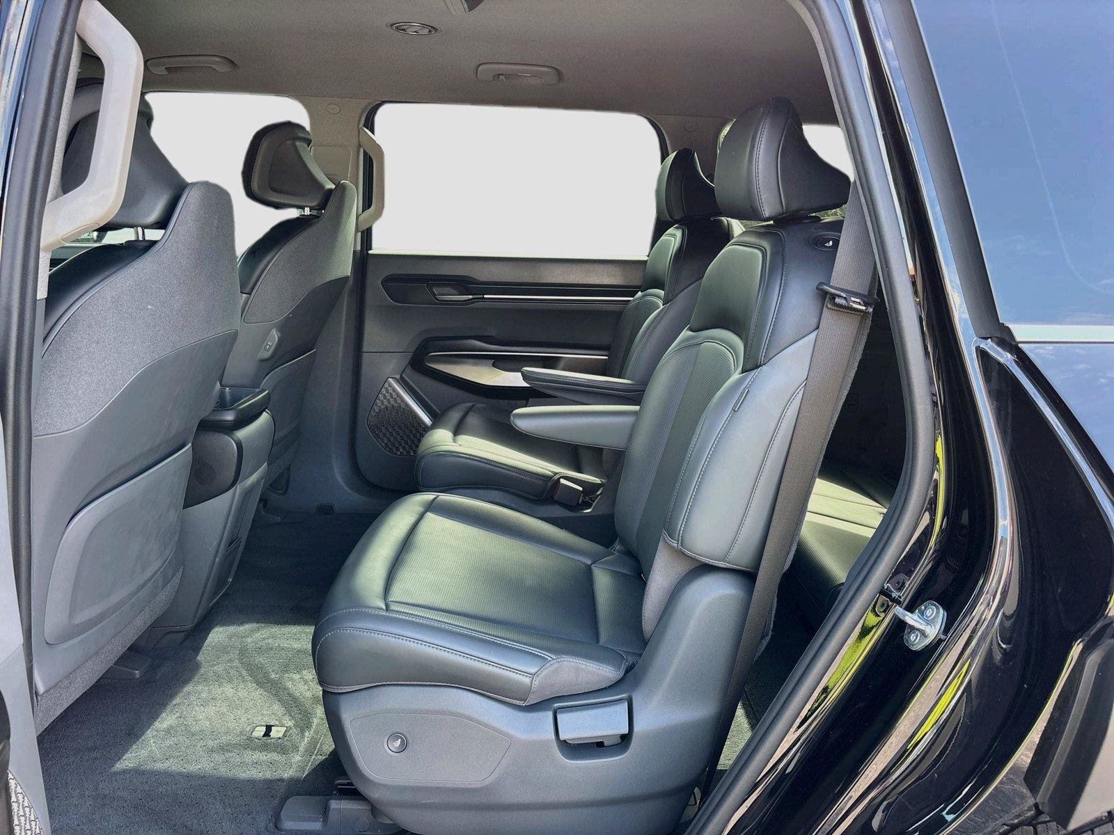 Used 2024 Kia EV9 Light Long Range RWD image 28