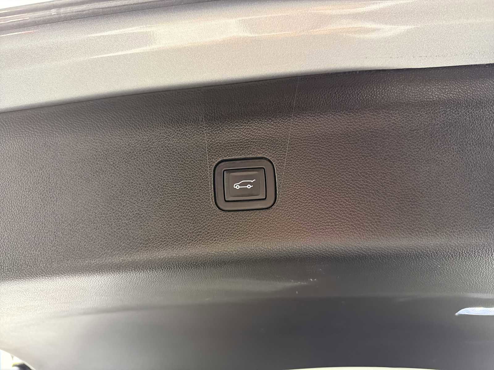 Certified 2023 Buick Enclave Premium w/ Experience Buick Package AWD/4WD image 18