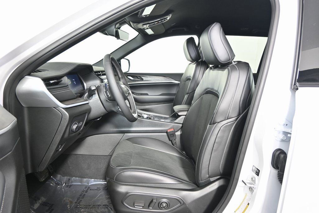 New 2026 Jeep Grand Cherokee Laredo image 20