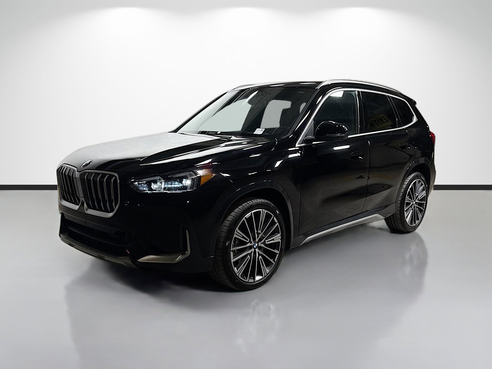 Used 2025 BMW X1 xDrive28i w/ Technology Package image 7