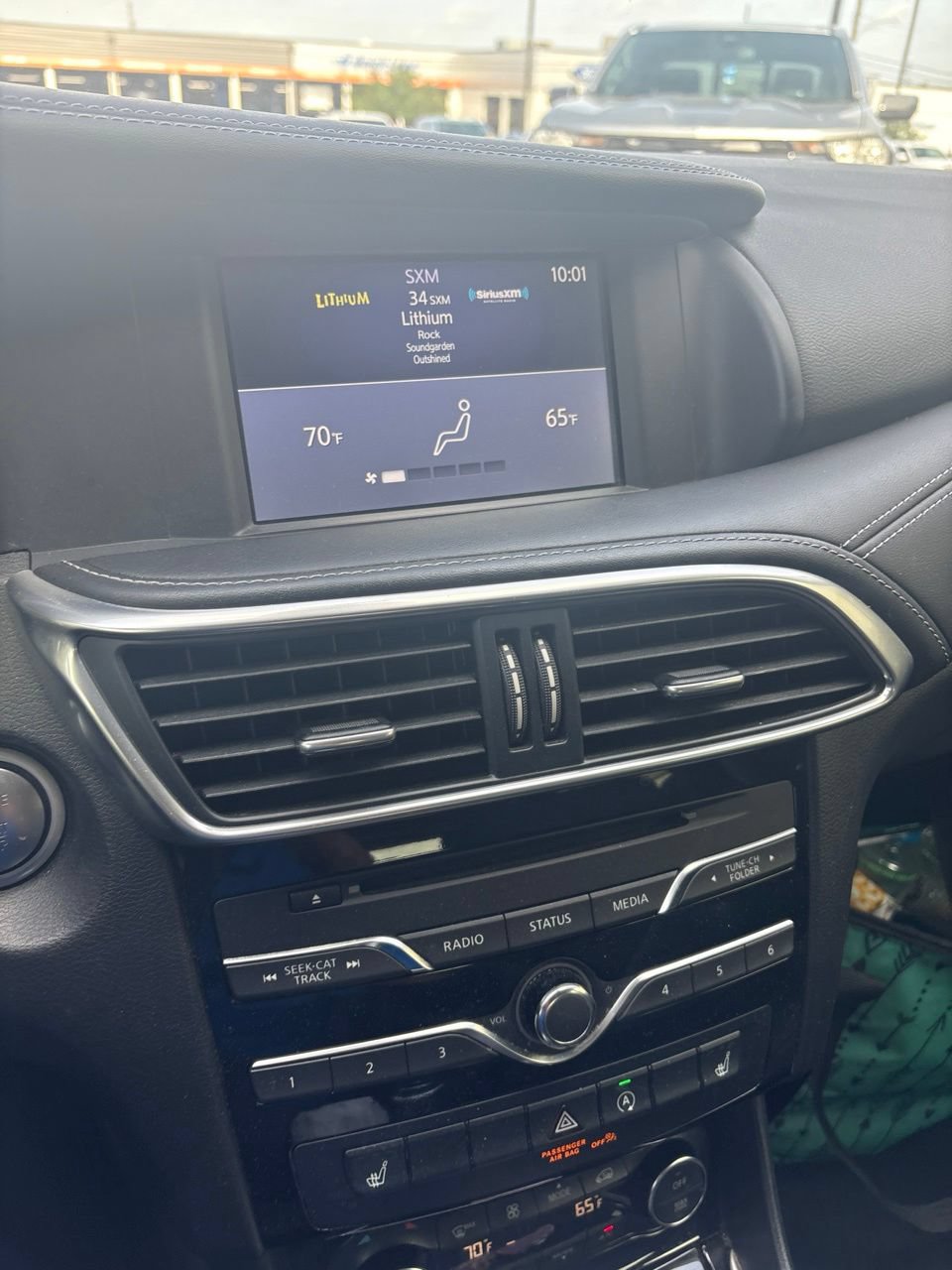 Used 2018 INFINITI QX30 Premium FWD image 11