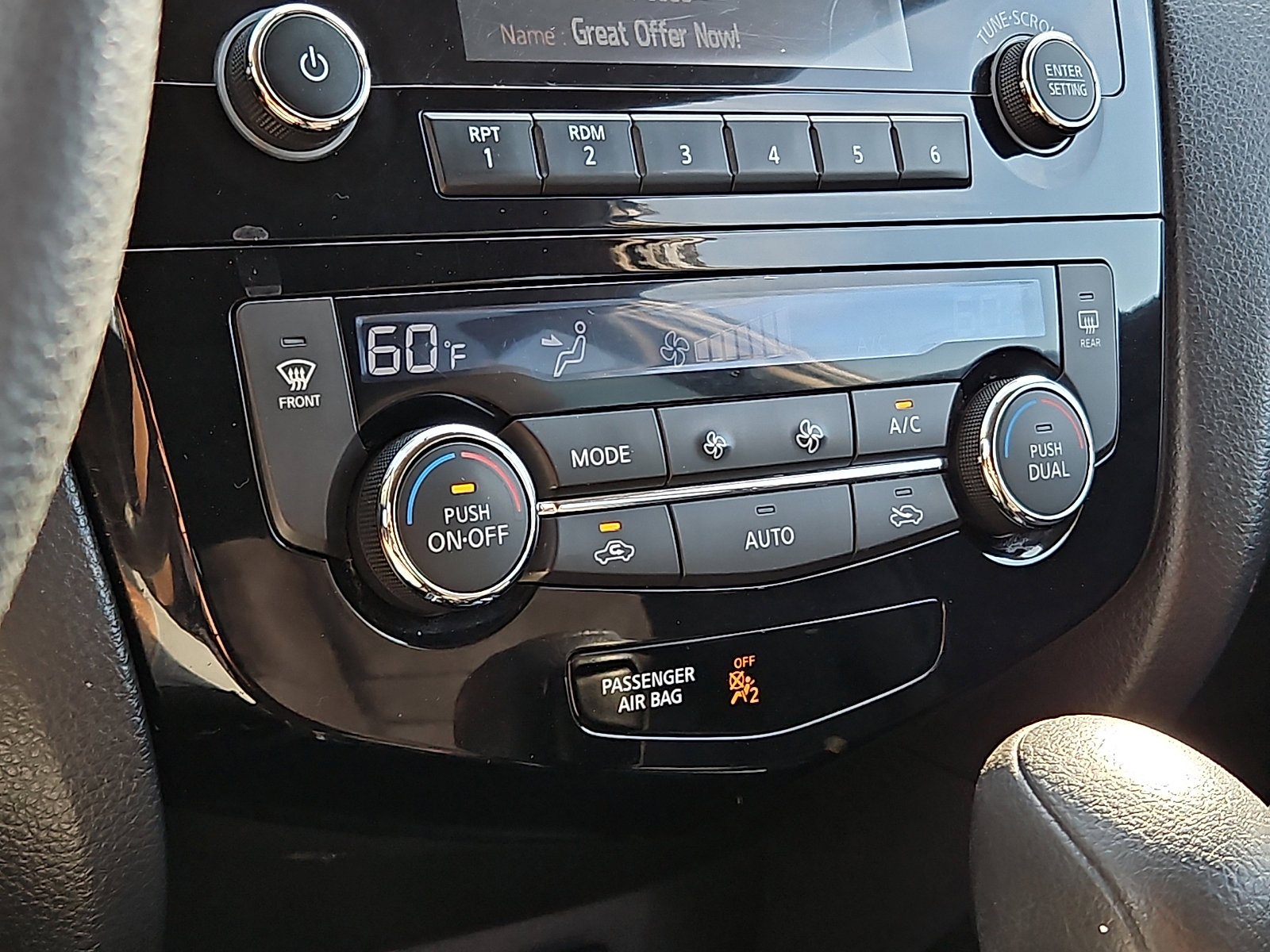 Used 2015 Nissan Rogue SV AWD/4WD image 14