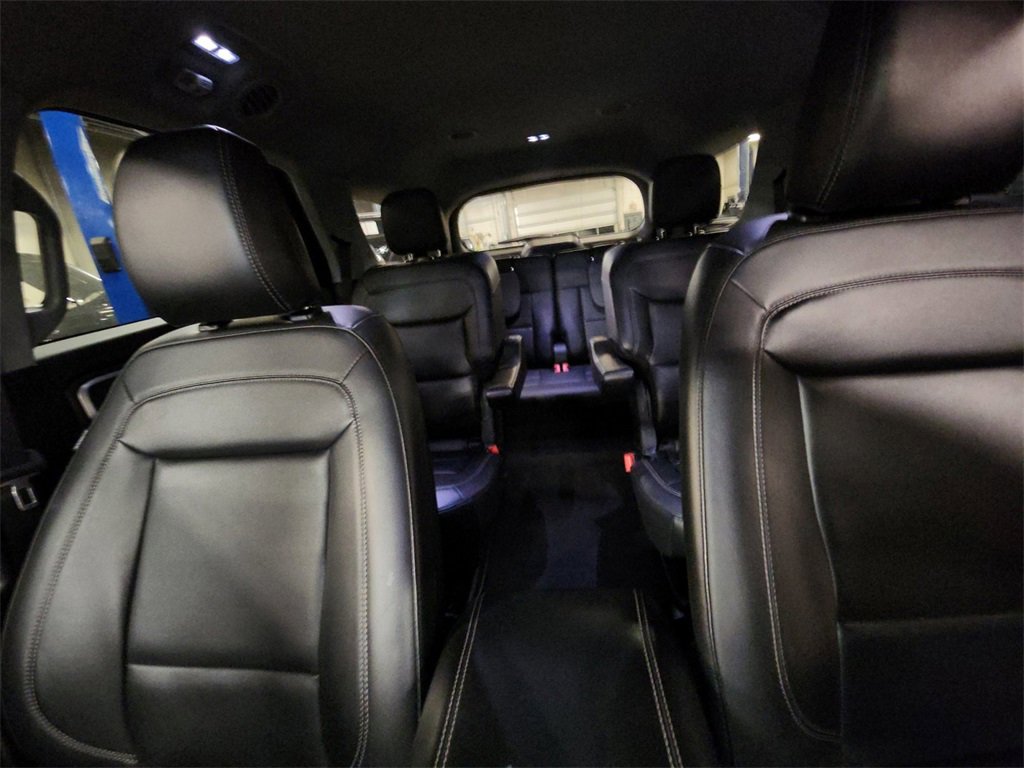 Used 2022 Ford Explorer XLT w/ Equipment Group 202A image 34