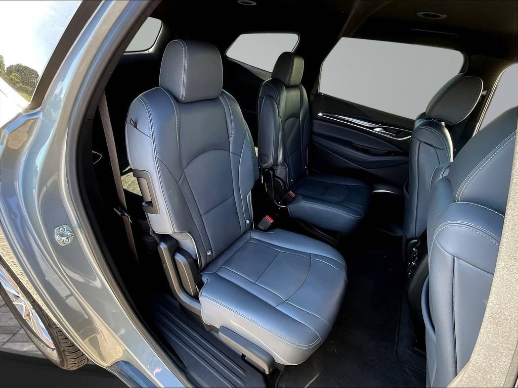 Used 2024 Buick Enclave Premium AWD/4WD image 27