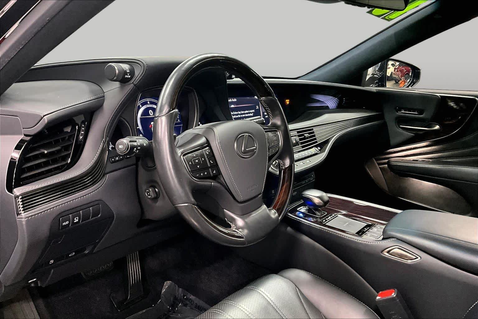 Used 2018 Lexus LS 500 w/ Luxury Package RWD image 17
