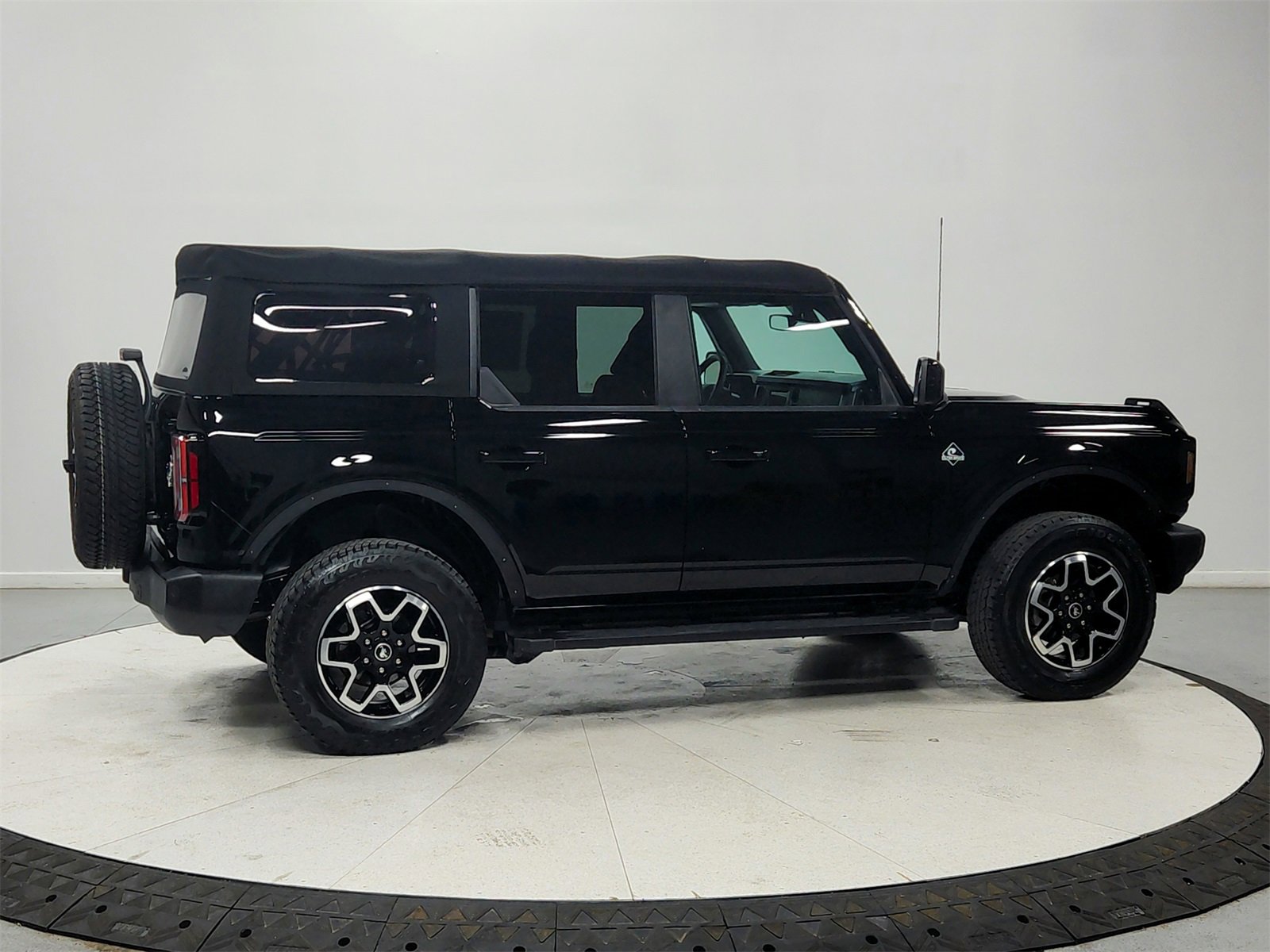Used 2022 Ford Bronco Outer Banks image 8