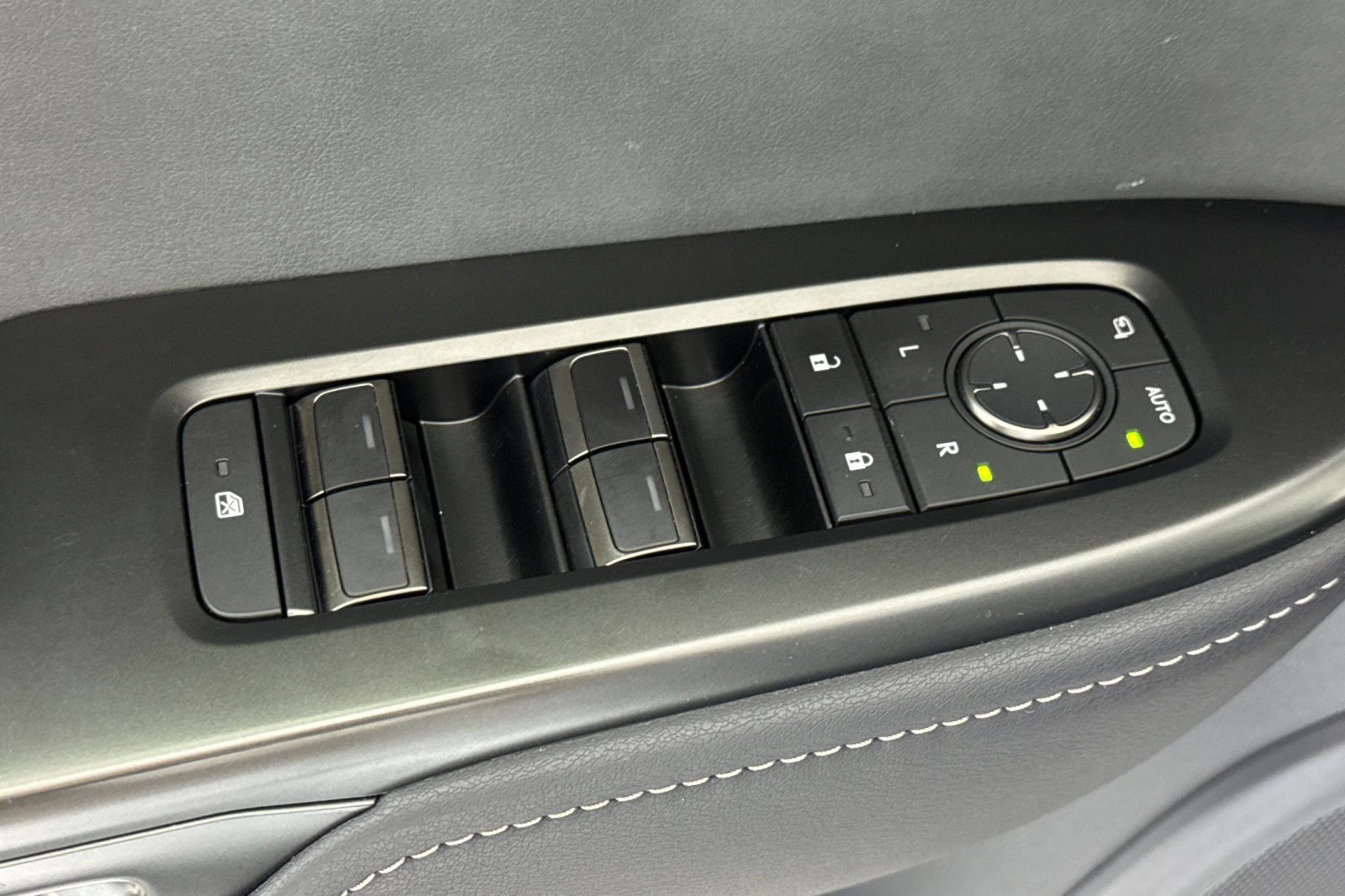 Used 2023 Lexus RZ 450e Premium w/ Technology Package AWD/4WD image 14