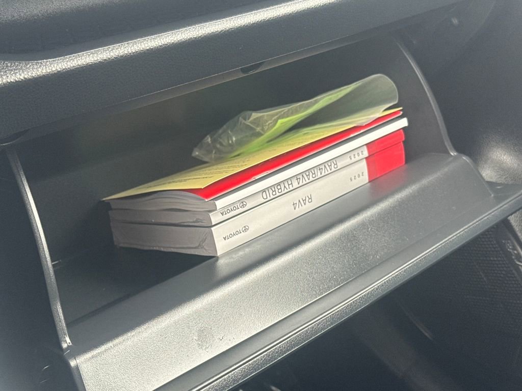 Used 2025 Toyota RAV4 XLE image 29