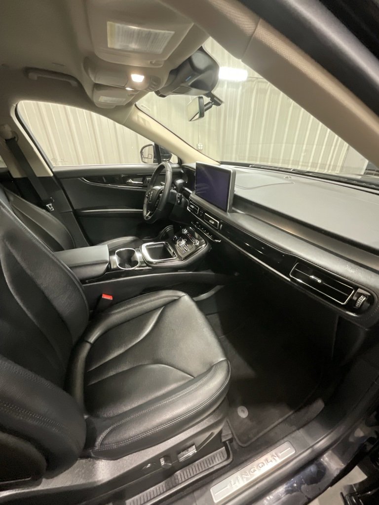 Used 2023 Lincoln Nautilus FWD image 14