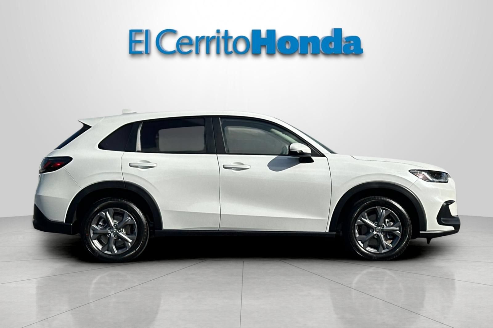 New 2027 Honda HR-V LX image 2