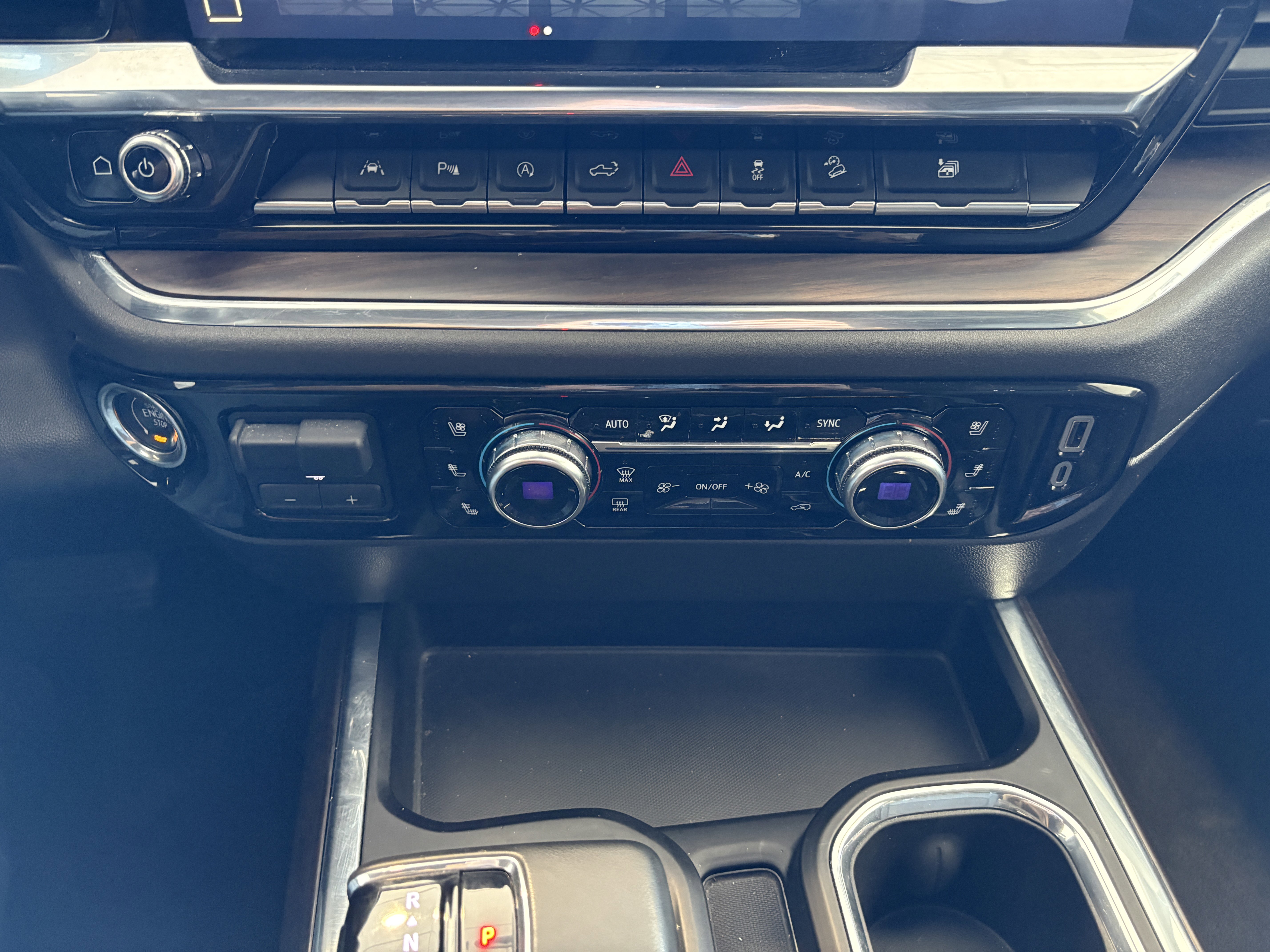 Used 2024 GMC Sierra 1500 SLT w/ SLT Premium Plus Package image 17