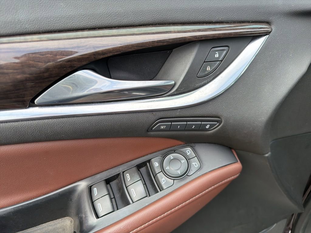 Used 2020 Buick Enclave Avenir w/ Avenir Technology Package image 24