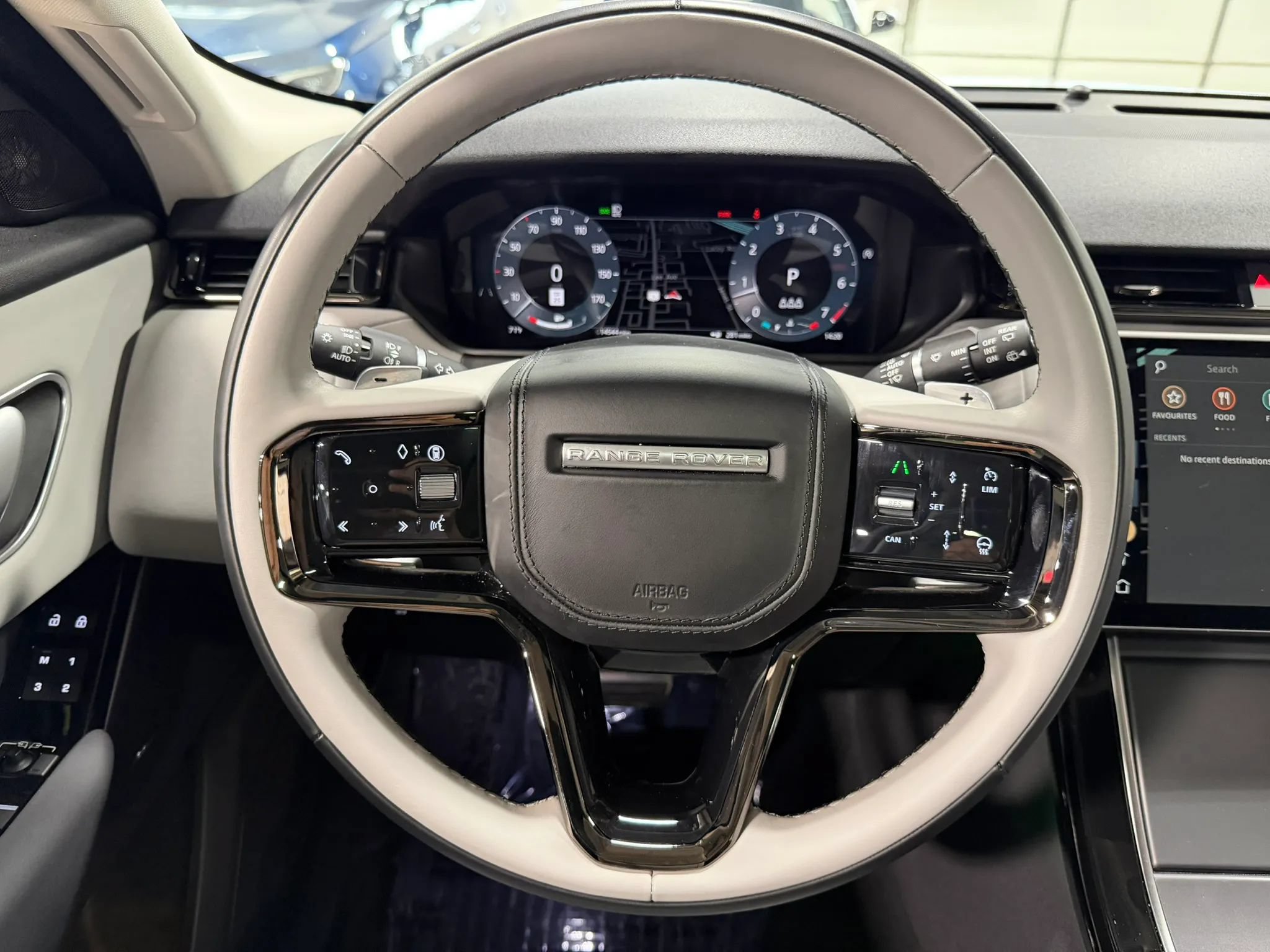 Used 2025 Land Rover Range Rover Velar Dynamic SE AWD/4WD image 14
