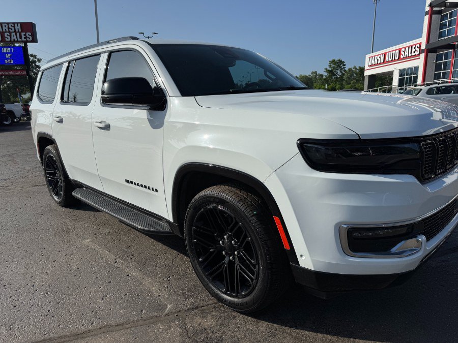 Used 2023 Jeep Wagoneer Series II AWD/4WD image 12