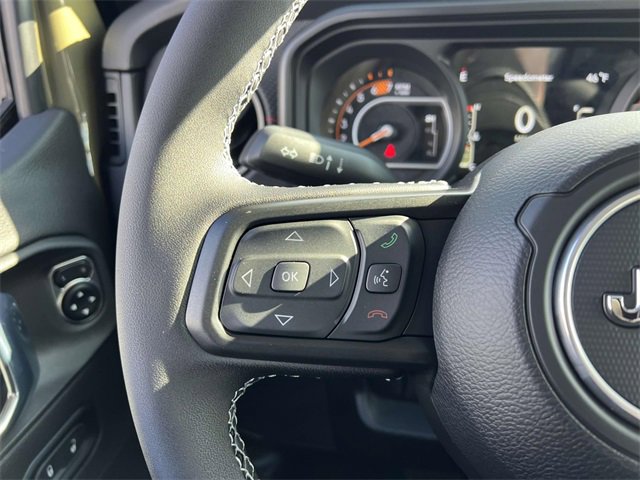 New 2025 Jeep Wrangler Unlimited Rubicon w/ XTREMEE 35" Tire Package image 16