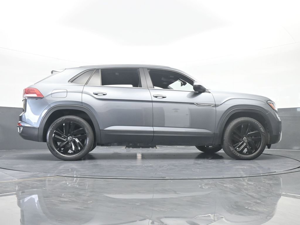 Used 2022 Volkswagen Atlas Cross Sport SE w/ Black Wheel Package image 64