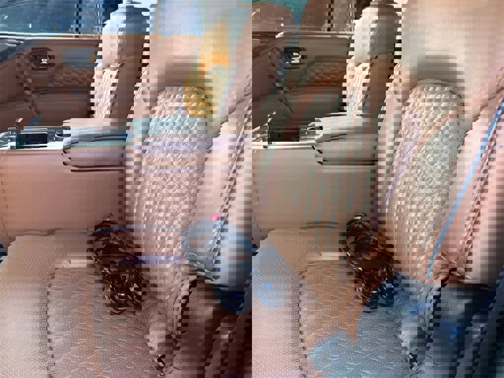 Used 2023 INFINITI QX80 Sensory w/ All-Season Package image 33