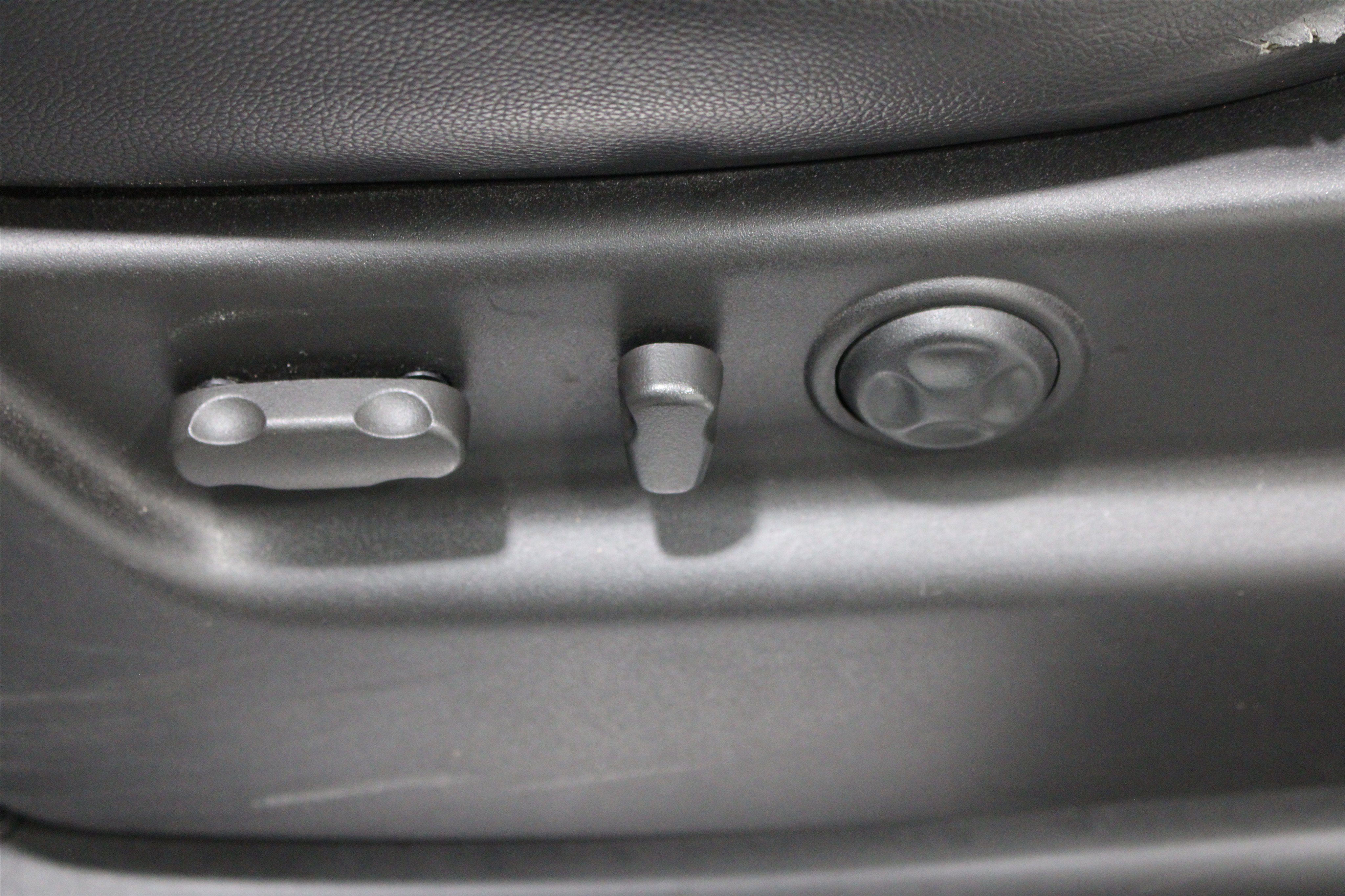 Used 2007 Chevrolet Avalanche LTZ w/ LTZ Preferred Equipment Group AWD/4WD image 5