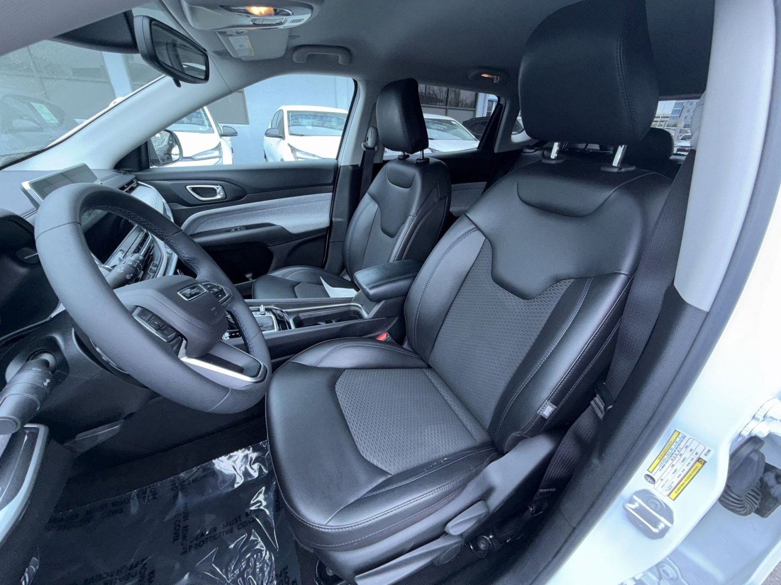 Used 2022 Jeep Compass Latitude image 13