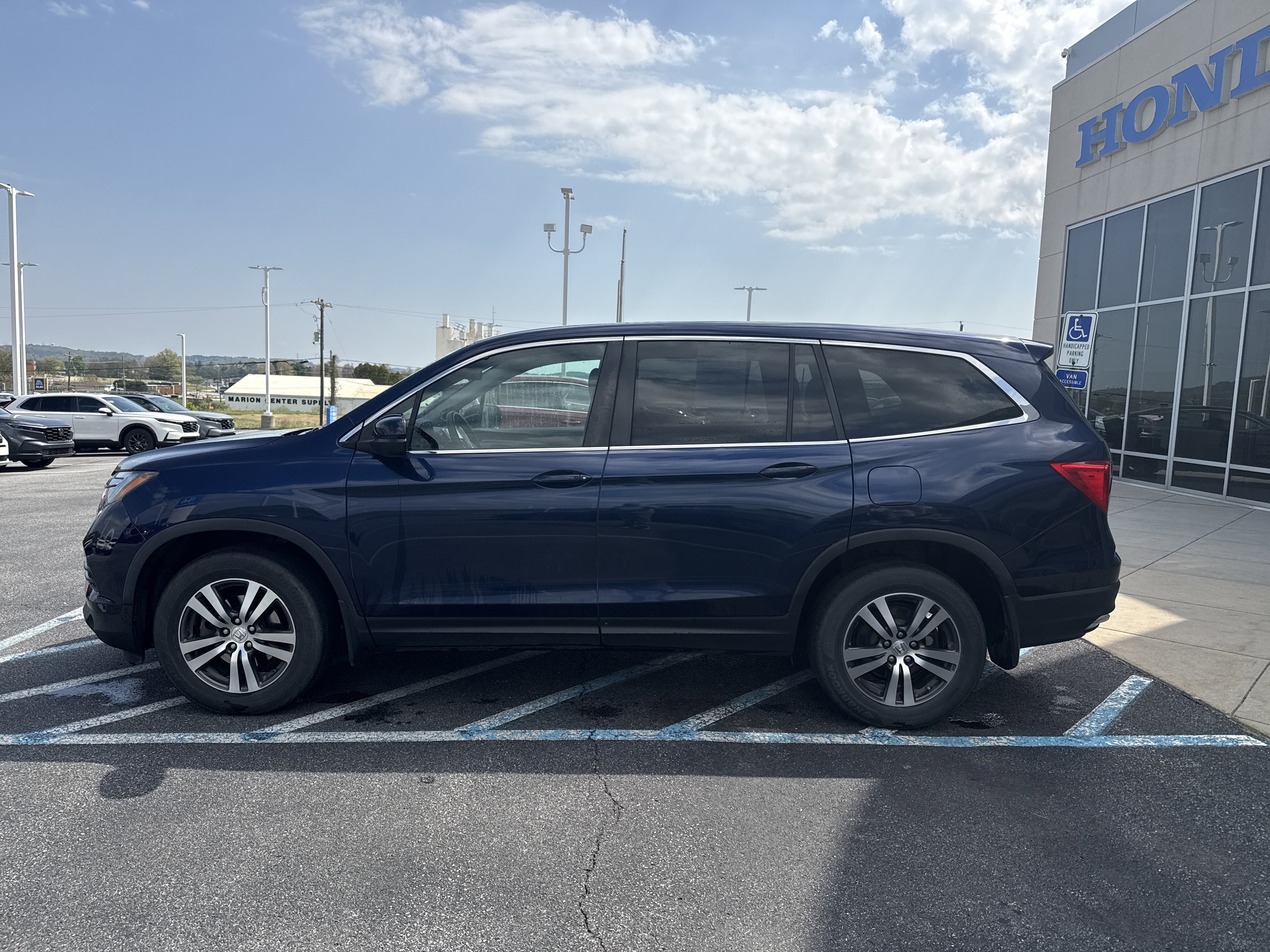 Used 2016 Honda Pilot EX image 2