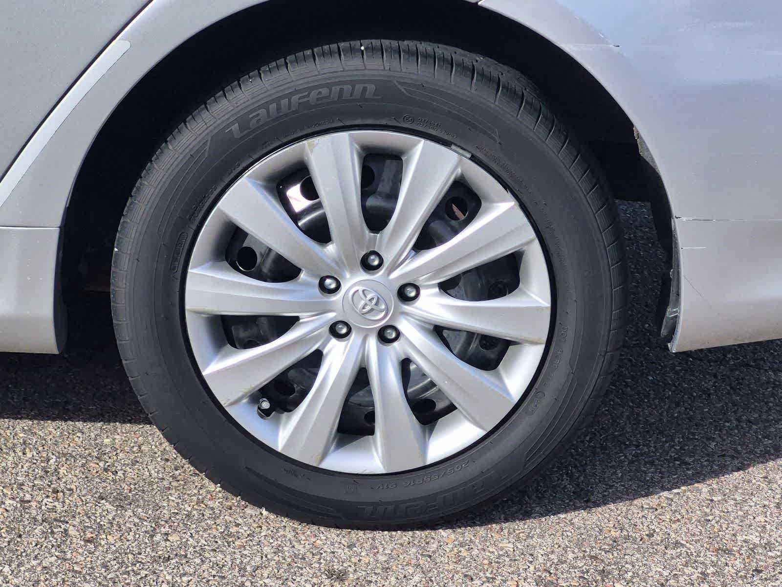 Used 2013 Toyota Corolla LE FWD image 14