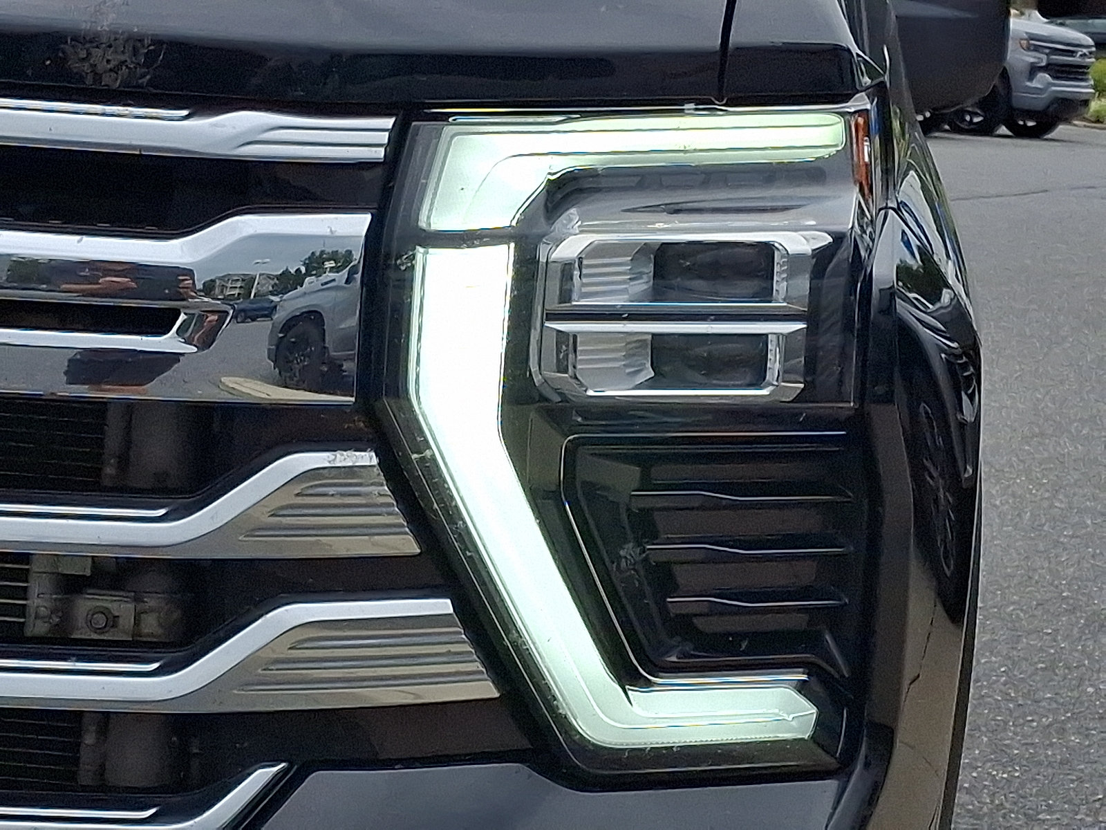 Certified 2025 Chevrolet Silverado 2500 High Country w/ High Country Premium Package AWD/4WD image 9
