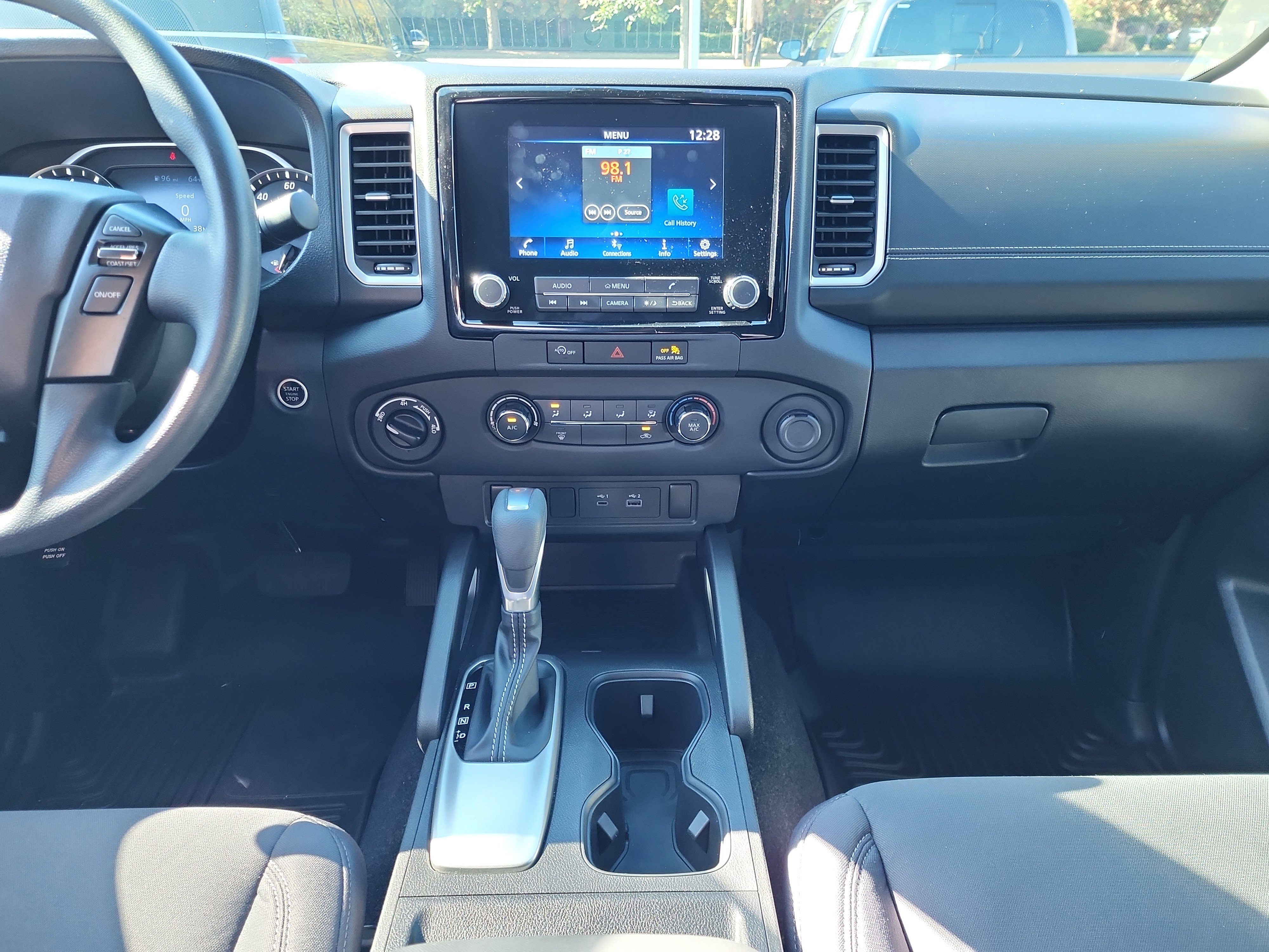 Used 2024 Nissan Frontier SV w/ Tow Package image 23